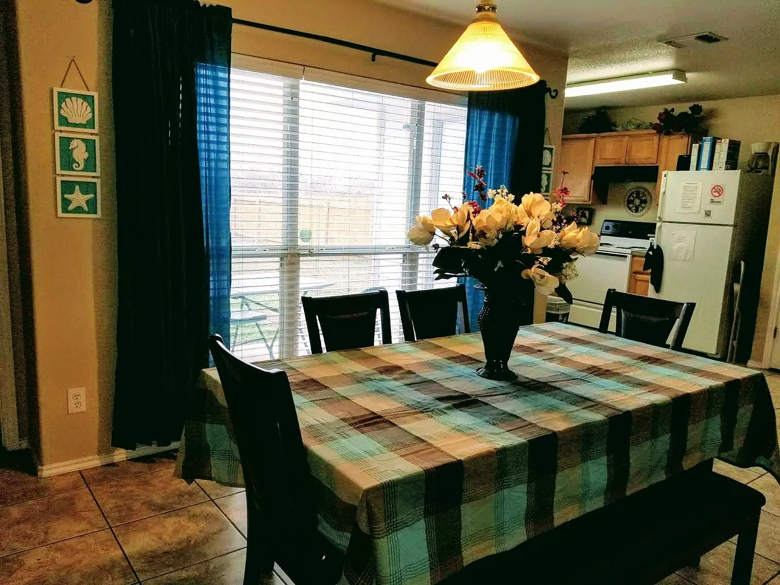 4 bed, 1326 sqft, $1,850 — Photo 2
