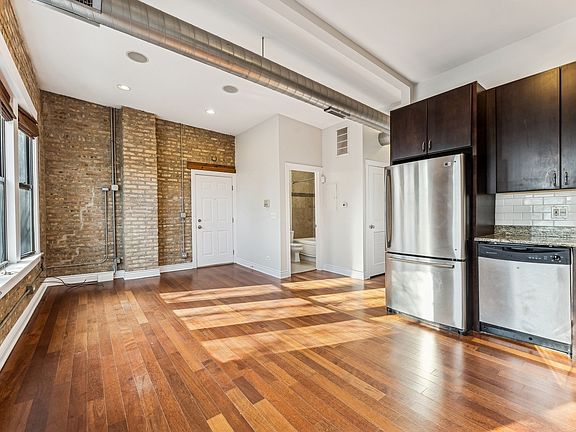 3rd image of 1956 W Bradley Pl APT 2E