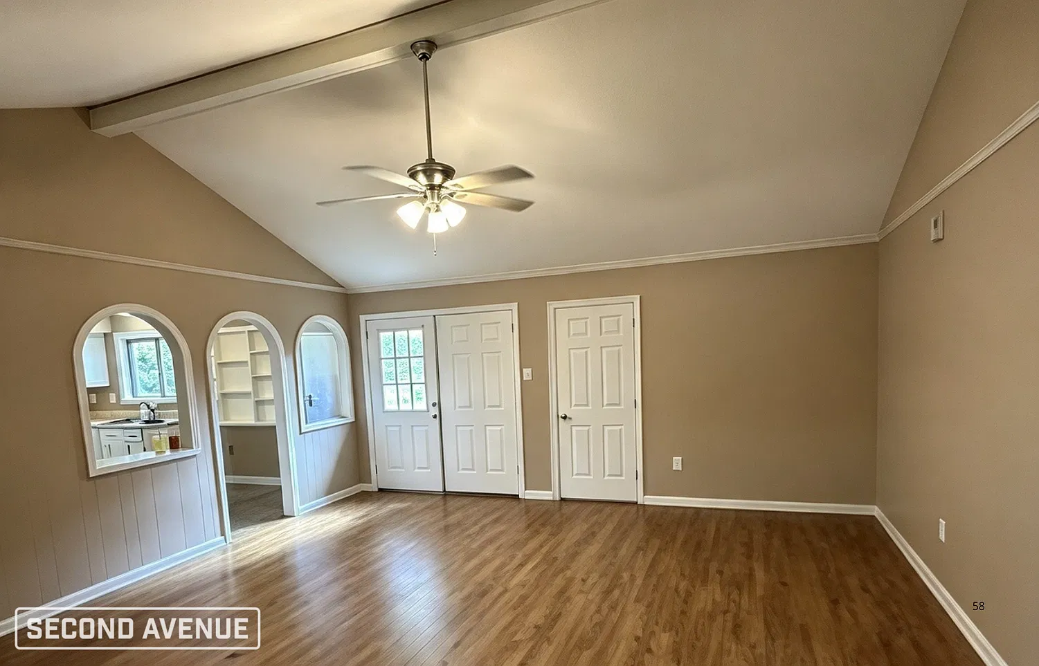 4 bed, 3.0 bath, 1928 sqft, $1,048 — Photo 2