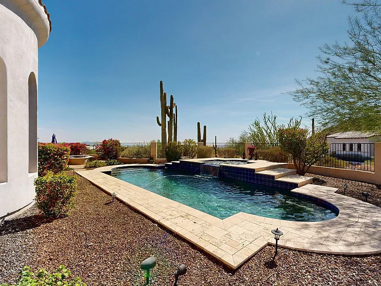 8724 E Regina Cir — Photo 52