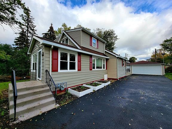 2nd image of 141 N Elmwood Ave