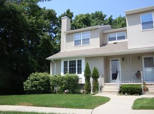 210 Driscoll Ct, Somerset, NJ 08873