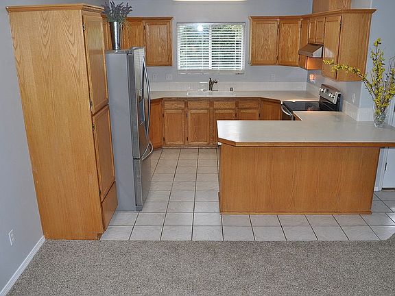 Kitchen/Breakfast Bar