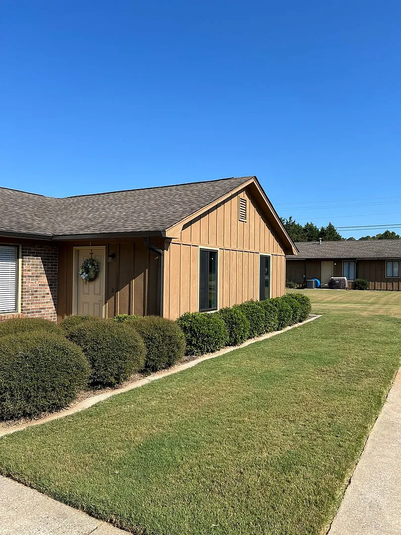 Building Photo - 71 Evergreen Ln