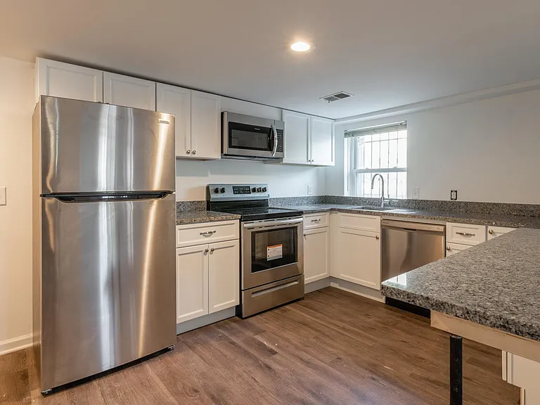 2914 13th St NW #B — Photo 2