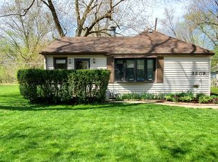 3209 S Woods Ave, McHenry, IL 60051