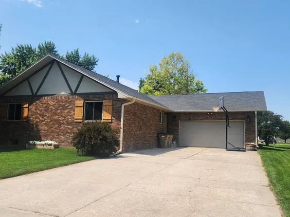 1411 Jackson St, Saint Paul, NE 68873