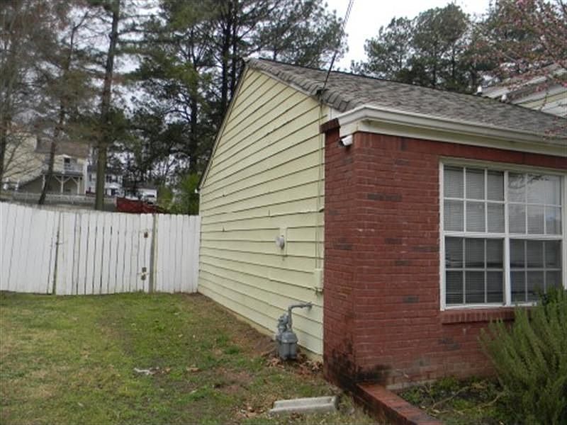 2nd image of 1372 Black Hickory Pl