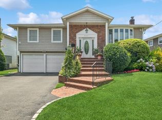 3142 Monterey Dr, Merrick, NY 11566