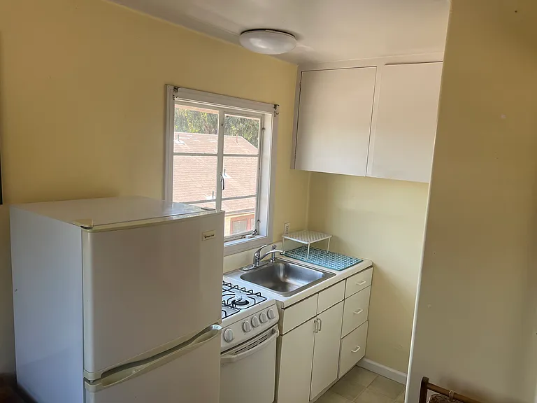 232 E Anapamu St #C — Photo 2
