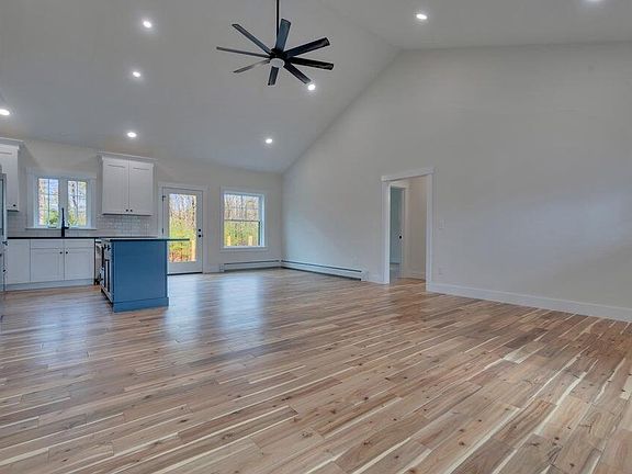 4th image of 25 Northland Drive