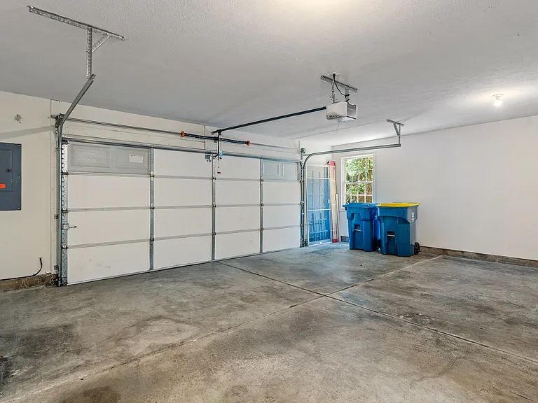 12735 Edgemont Way — Photo 41