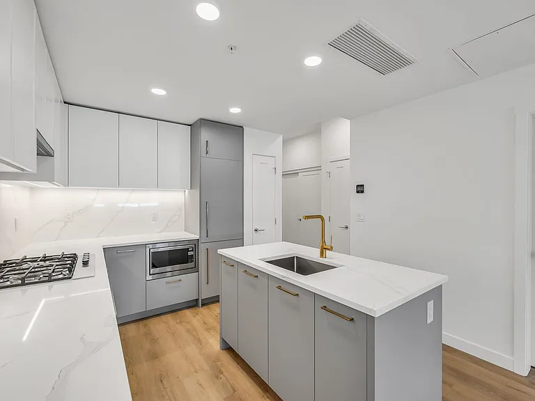 375 Clayton St #313 — Photo 17