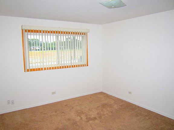 5th image of 526 N Roberts Dr APT 1C