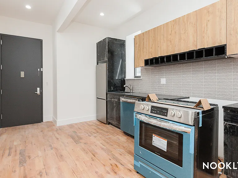 257 Hart St #2B — Photo 6