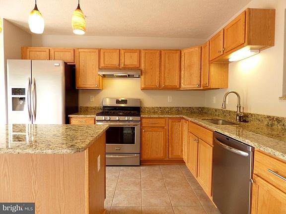 5th image of 1705 Bluffs Island Ct