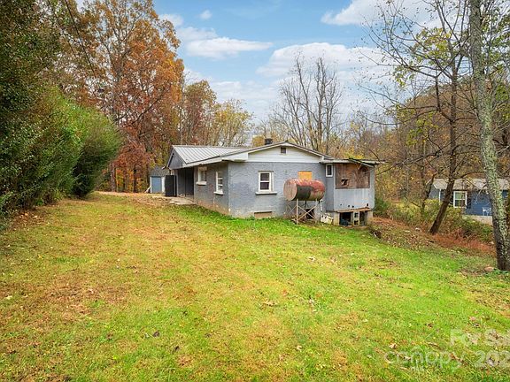 5th image of 226 Mount Allen Hts
