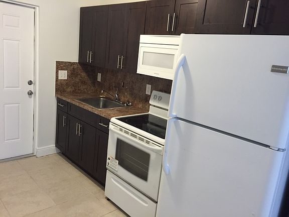 5th image of 1115 N H St #4