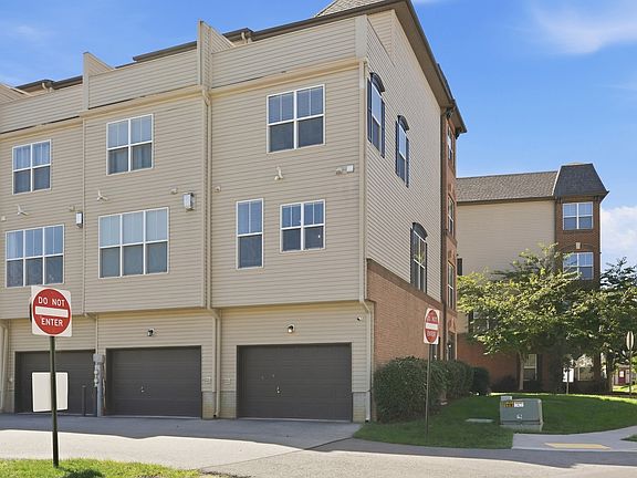 2nd image of 1474 Trafalgar Ln