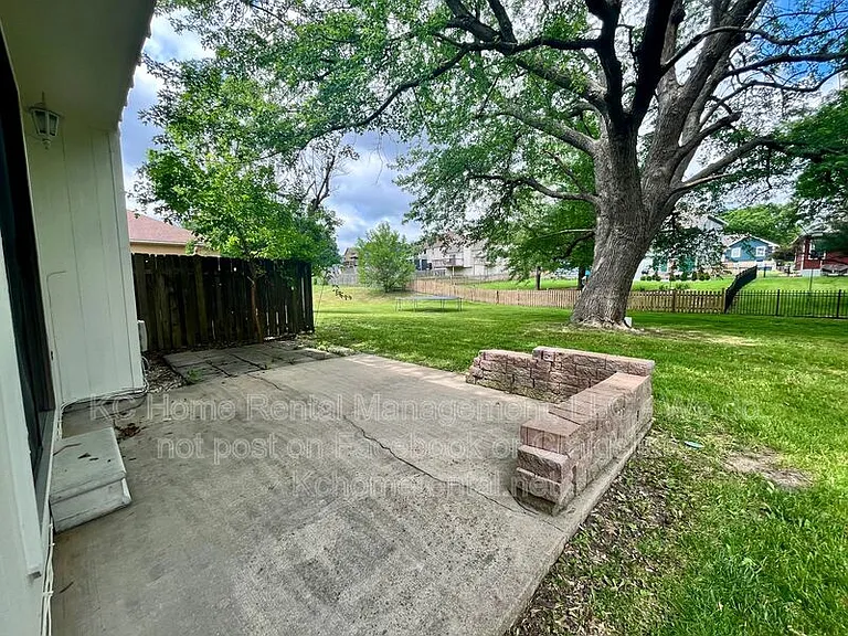 3868 SW Harbor Dr — Photo 8
