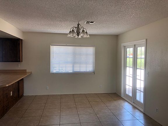 5th image of 7995 Oxford Ave