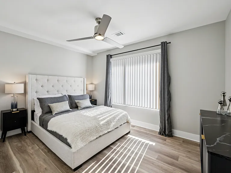 The Tucker Luxury Apartments — Photo 39