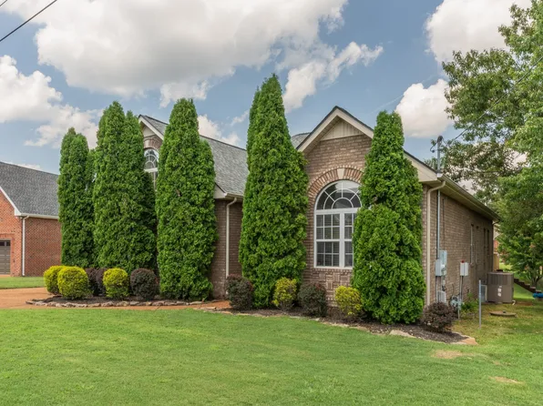 206 Kiowa Ct, White House, TN 37188