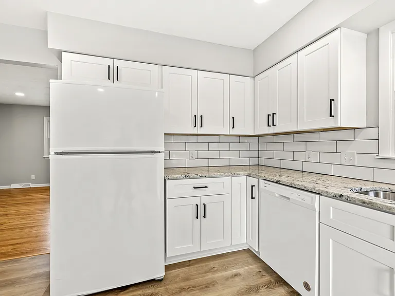 12448 Bel Dr — Photo 9