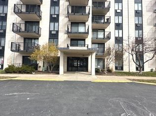 9098 W Terrace Dr Unit 3I, Niles, IL 60714