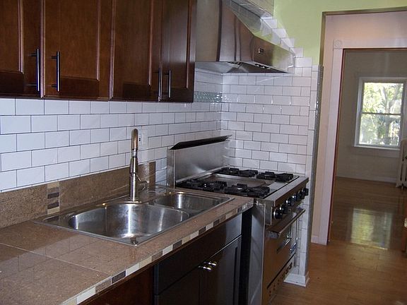 2nd image of 7432 N Seeley Ave APT 3S