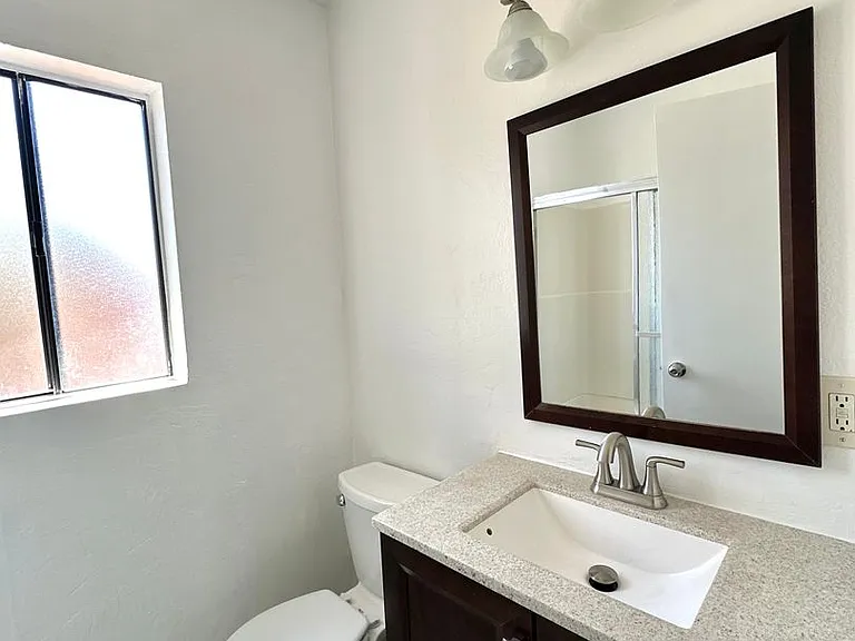 1009 E Haley St — Photo 25