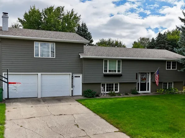 1511 Eckerson Dr, Worthington, MN 56187