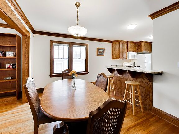 4th image of 3116 36th Ave S