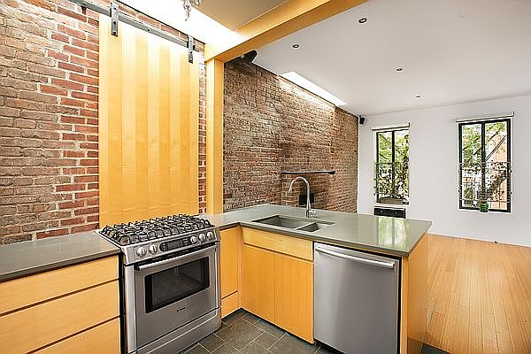 1st image of 20 Renwick St Unit 10/11