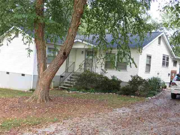 180 Brock St, Inman, SC 29349