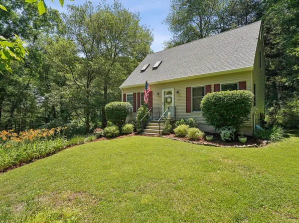 57 Hunts Brook Road, Waterford, CT 06375