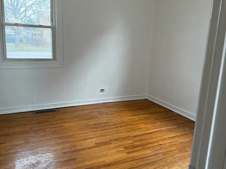 16148 Honore Ave — Photo 5