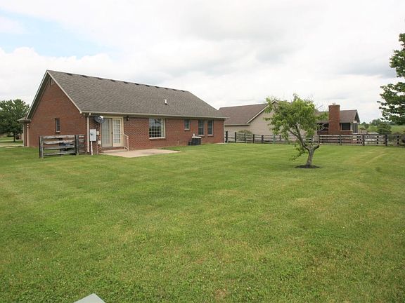 5th image of 142 General Cleburne Dr