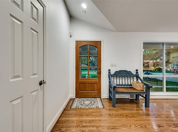 3rd image of 5641 Charlestown Dr