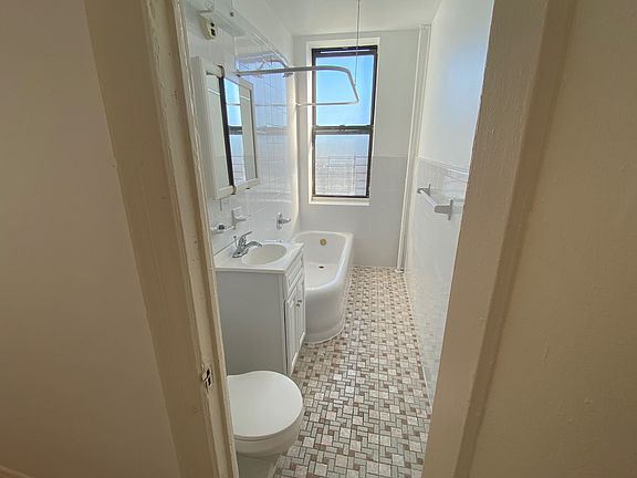 2nd image of 12010 Rockaway Beach Blvd