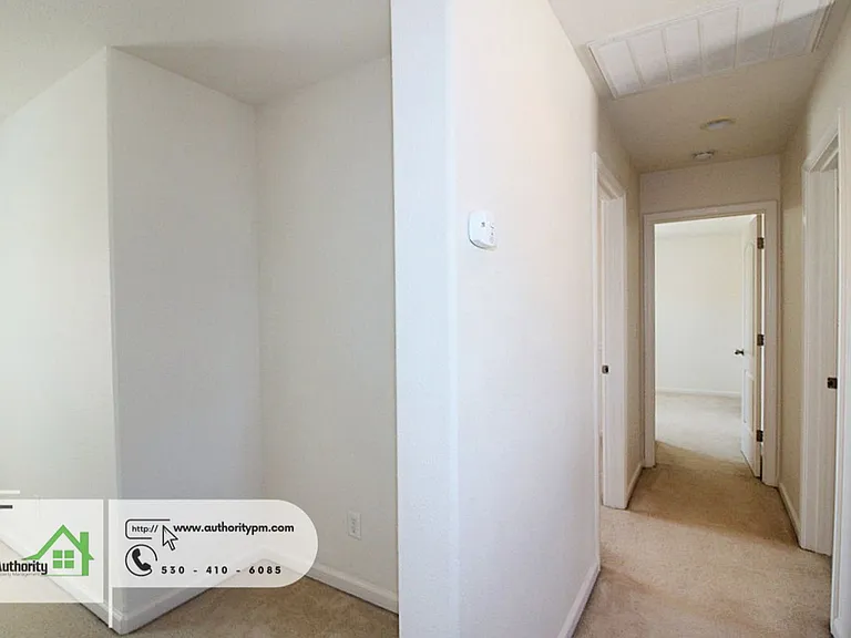 2109 Vienna Way — Photo 14