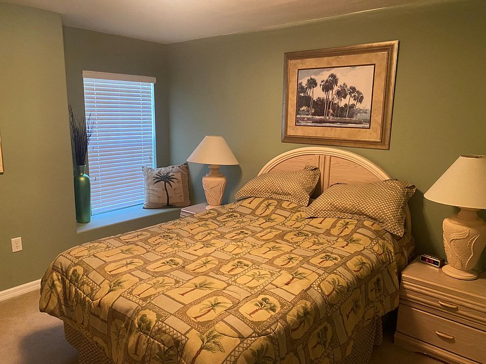 2nd Bedroom with full closet and full bathroom right outside the door