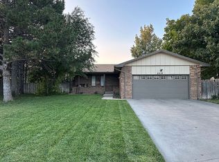 2933 Windmill Dr, Garden City, KS 67846