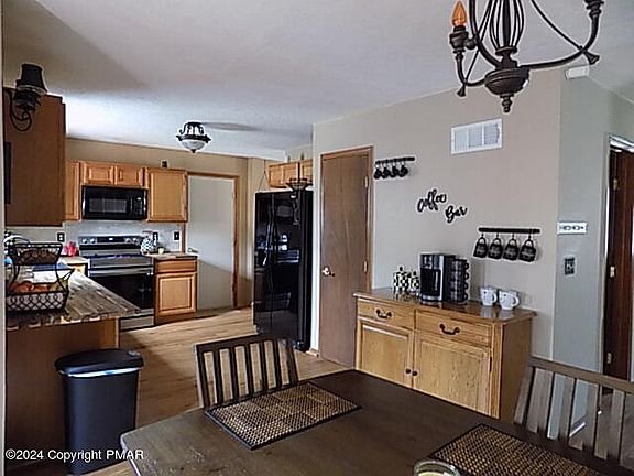 4th image of 12253 Green Meadow Dr
