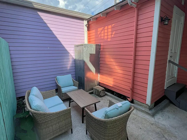 3437 Freret St — Photo 2