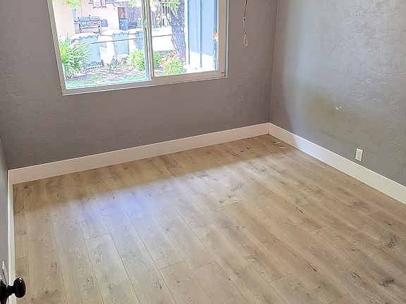 5th image of 4241 E Fairfax Ave #4241