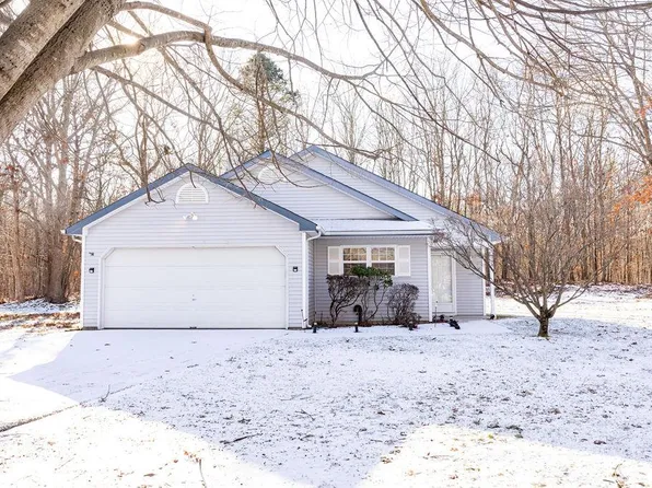 15 Westchester Court, Middle Island, NY 11953