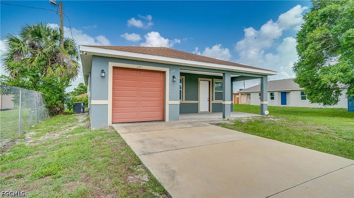 4 bed, 2.0 bath, 1394 sqft, $2,200 — Photo 2