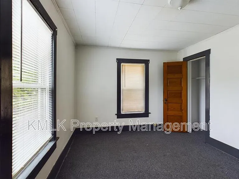 693 Kling St — Photo 22