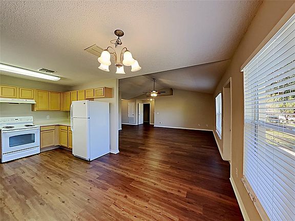 3rd image of 1745 PILCHARD DRIVE